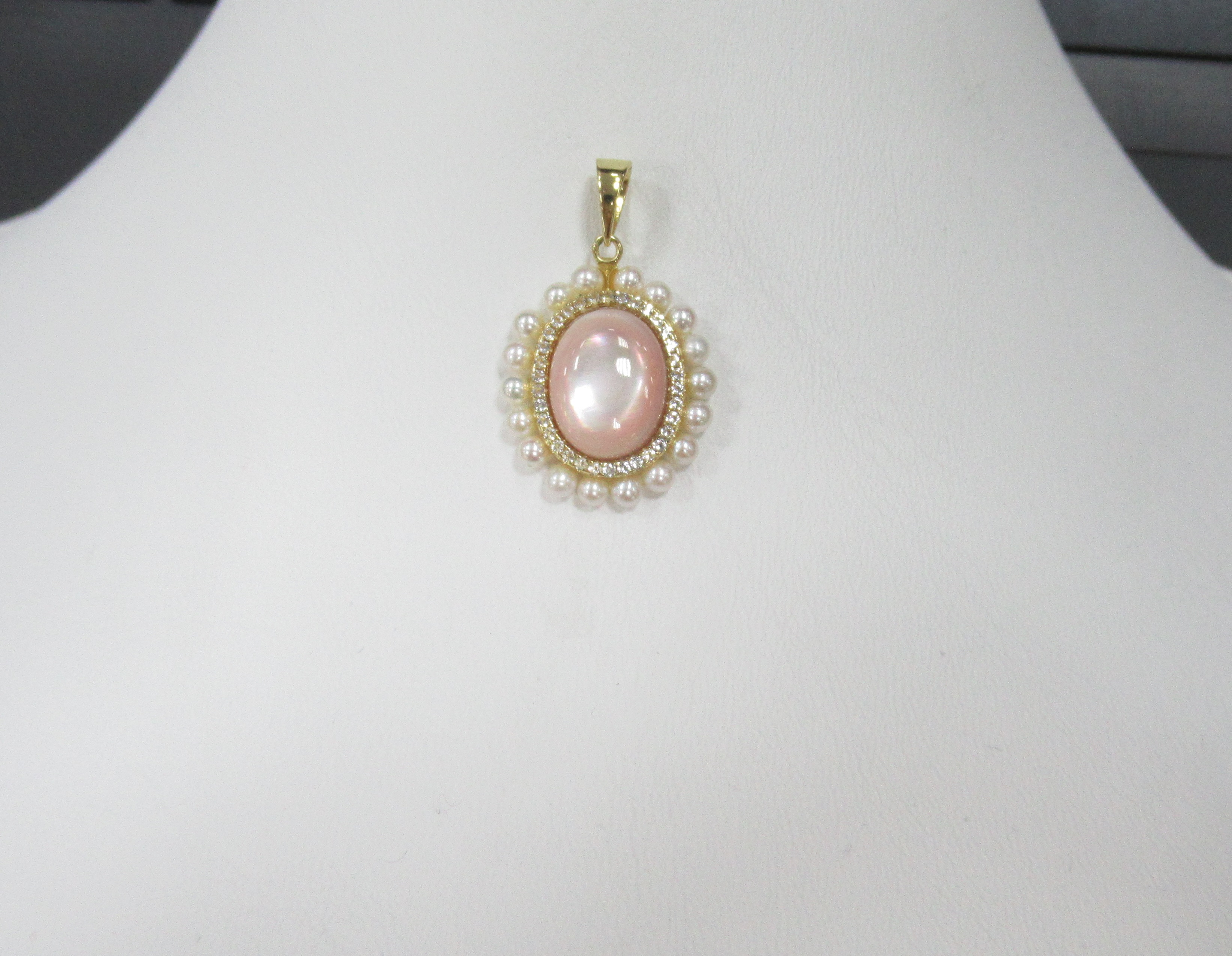 Серебряная подвеска с перламутром и жемчугом